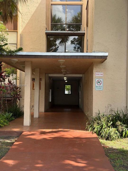14421 N Kendall Dr 412M, Miami, Floride 33186, États-Unis