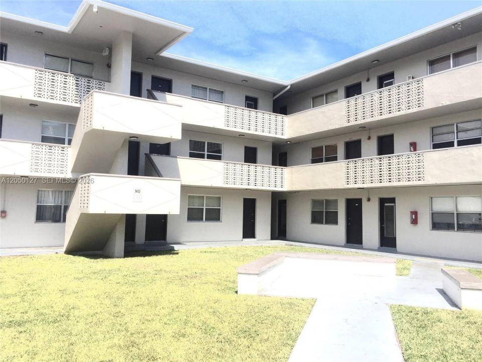 1545 NW 8th Ave 105, Miami, Floride 33136, États-Unis
