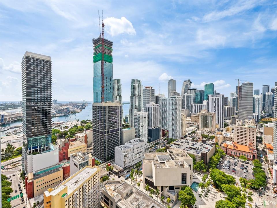 121 NE 5th St 3704, Miami, 플로리다 33132, 미국