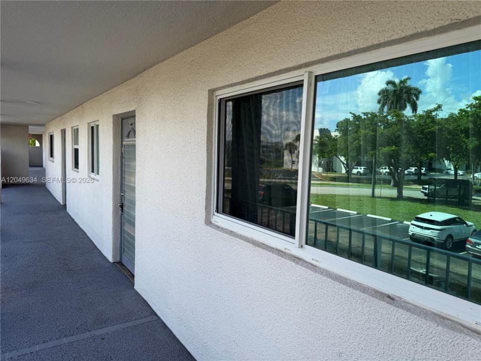 8135 Sunrise Lakes Blvd 210, Sunrise, Floride 33322, États-Unis