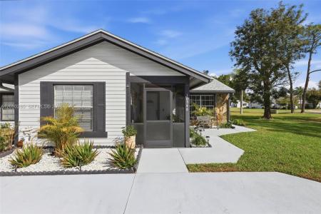 10548 Quincy CT, Lehigh Acres, Florida 33936, USA