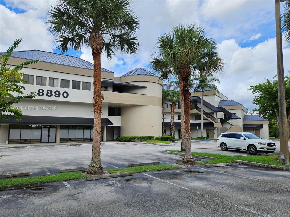 8890 W Oakland Park Blvd M, Sunrise, Floride 33351, États-Unis