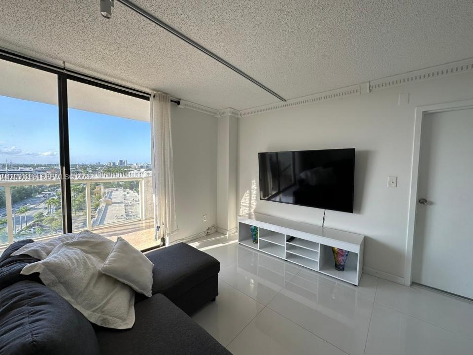 13499 Biscayne Blvd 1407, North Miami, Florida 33181, Stati Uniti