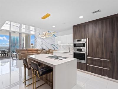 851 NE 1st Ave 3000, Miami, Florida 33132, USA