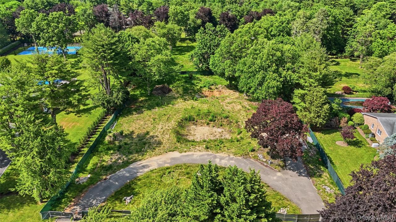 9 Terrace Court, North Hempstead, New York 11568