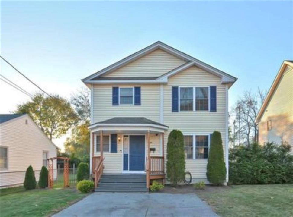 44 Lark Avenue, Cranston, Rhode Island 02920, USA