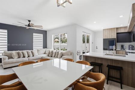 16930 SW 90th St, Miami, Florida 33196, USA