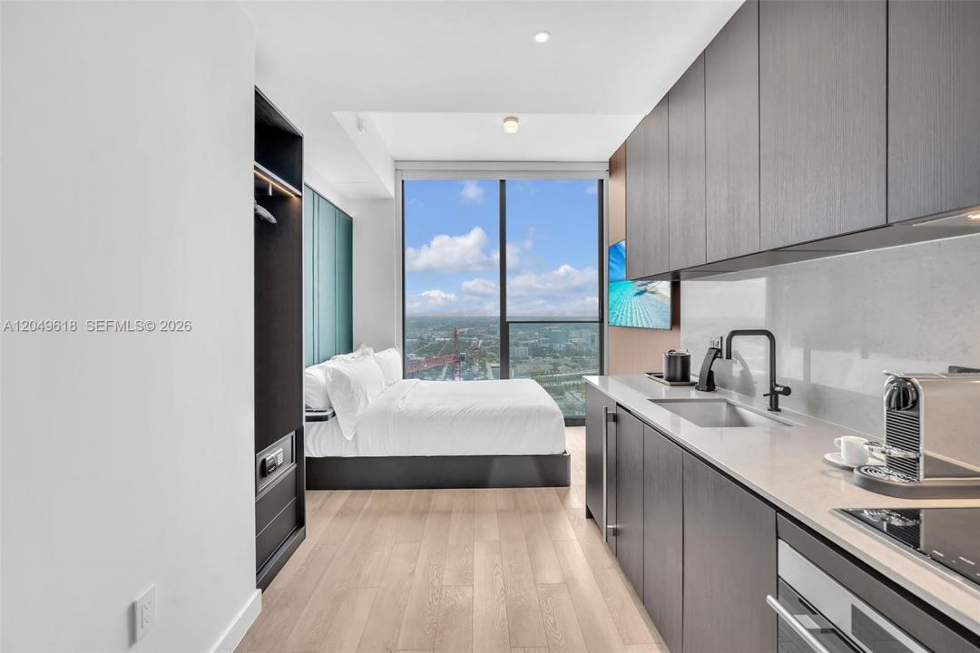 20 NE 11th St 4607A, Miami, Florida 33132, USA