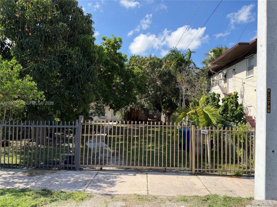 3555 SW 23rd St, Miami, Flórida 33145, Estados Unidos