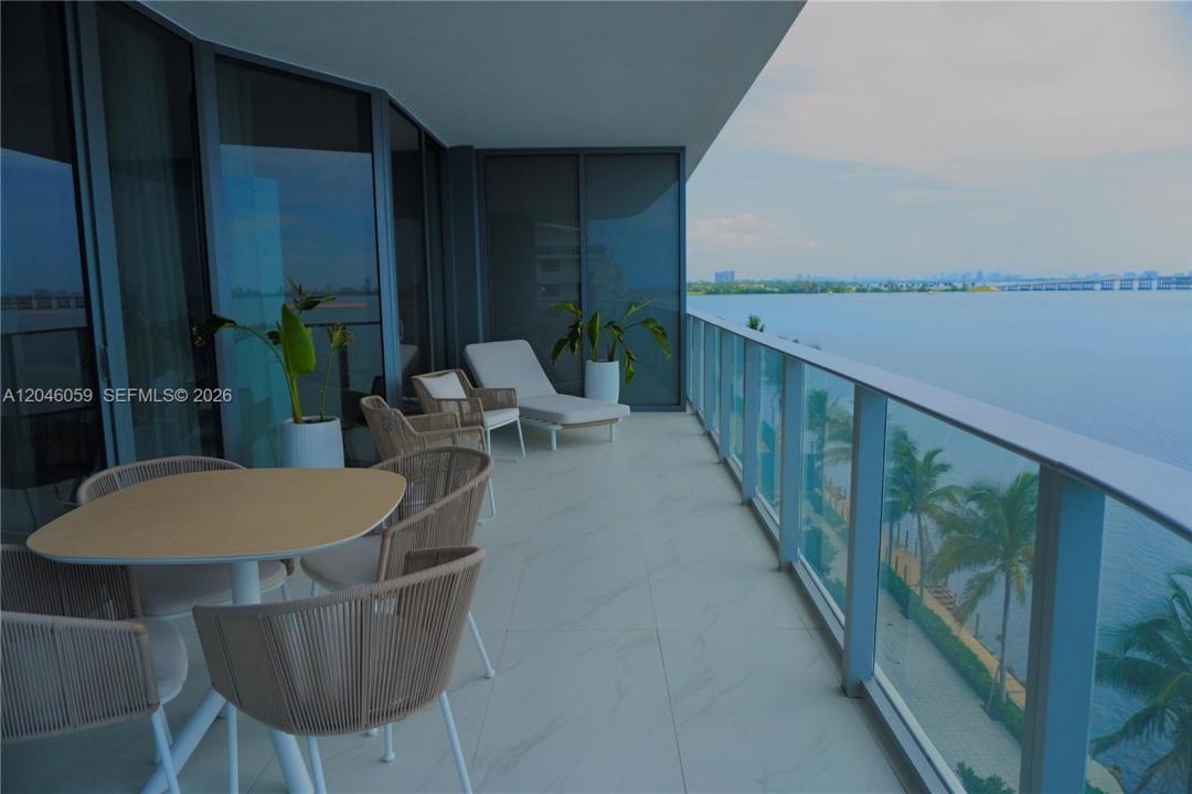 725 NE 24 St 401, Miami, Florida 33137, Stati Uniti