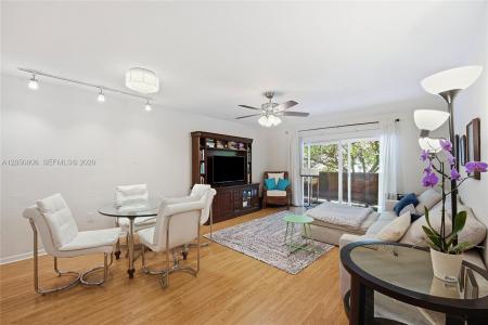 1205 Mariposa Ave 403, Coral Gables, Florida 33146, USA