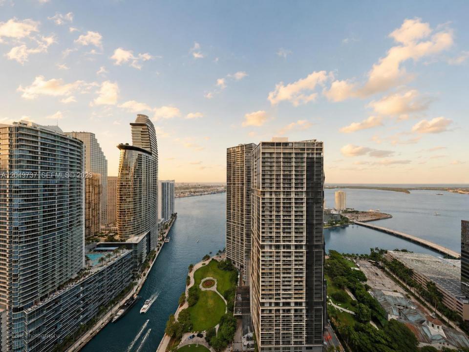 77 SE 5th Street UPH01, Miami, Floride 33131, États-Unis