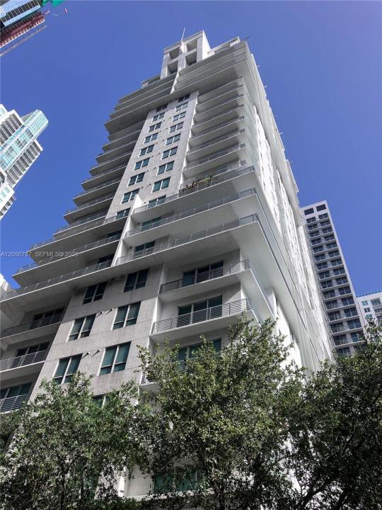234 NE 3rd St UPH09, Miami, Floride 33132, États-Unis