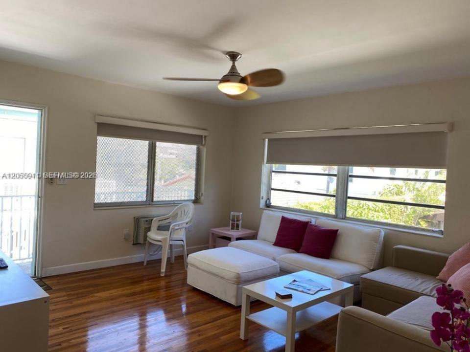 7935 Carlyle Ave 10, Miami Beach, Floride 33141, États-Unis
