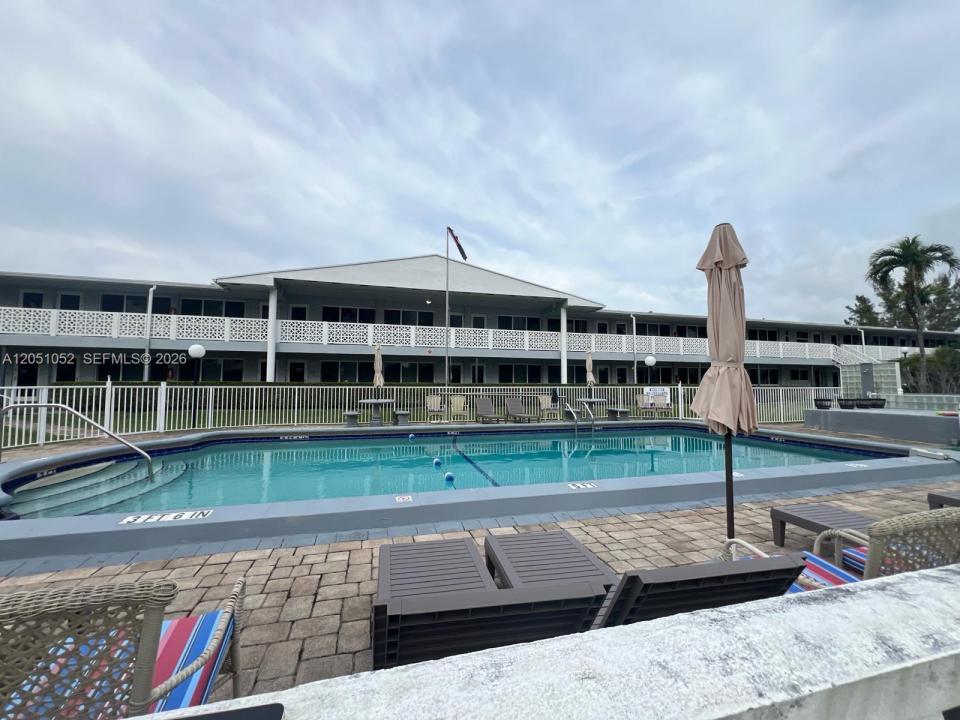 600 Layne Blvd 210, Hallandale Beach, Florida 33009, Stati Uniti