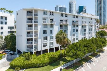 17800 Atlantic Blvd PH15, Sunny Isles Beach, Florida 33160, USA