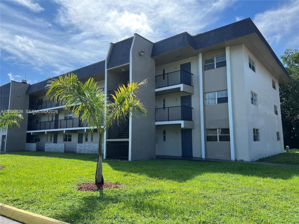 8000 Fairview Dr 301, Tamarac, Floride 33321, États-Unis