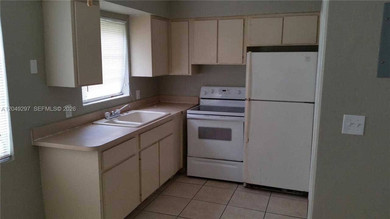 5900 NW 16th Pl 2, Sunrise, Florida 33313