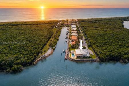 4105 NE Rigels Cove Way, Hutchinson Island, Florida 34957