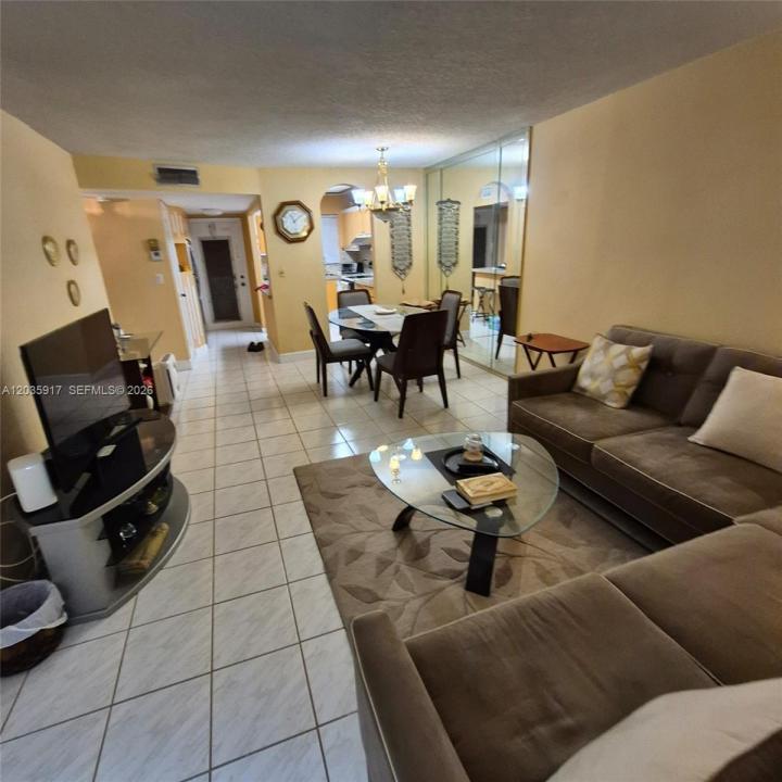 8460 Sunrise Lakes Blvd 210, Sunrise, Floride 33322, États-Unis