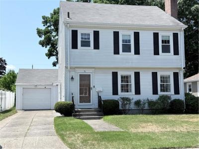 76 Brookdale Boulevard, Pawtucket, Rhode Island 02861, USA