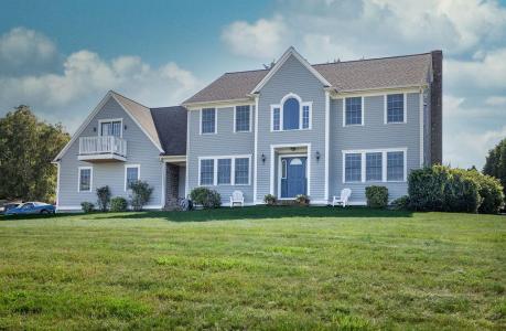 326 Windstone Drive, Portsmouth, Rhode Island 02871, USA