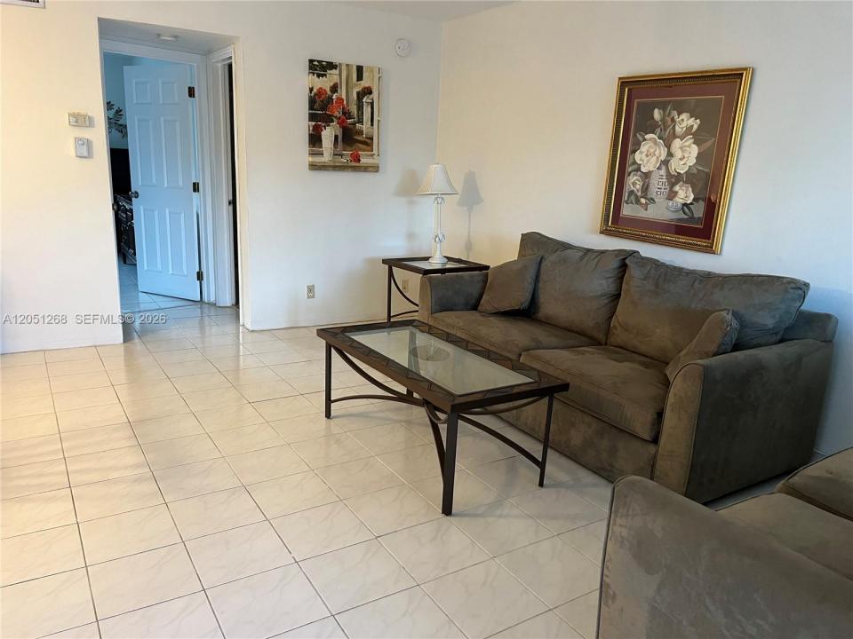 501 Blue Heron Dr. 306 A, Hallandale Beach, Floride 33009, États-Unis