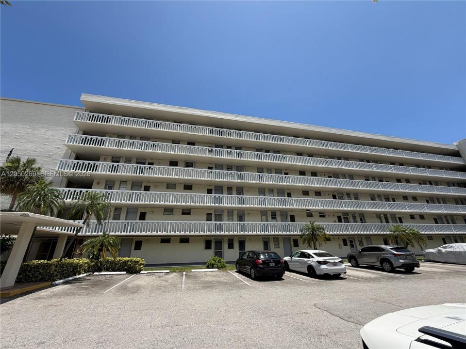 2851 Leonard Dr J511, Aventura, Floride 33160, États-Unis