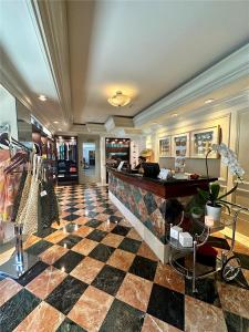 3350 SW 27 AVE 1003, Coconut Grove, Florida 33133, Amerika Birleşik Devletleri