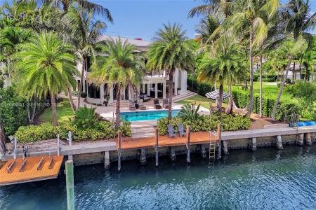 113 Holiday Dr, Hallandale Beach, Florida 33009, USA