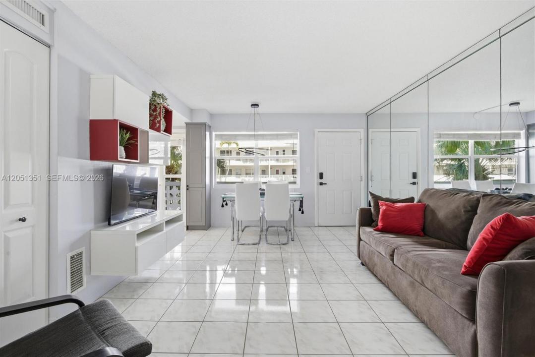 3133 S Ocean Dr 218, Hallandale Beach, Floride 33009, États-Unis