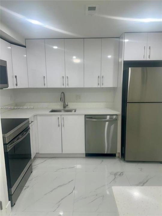 4166 Inverrary Dr 210, Lauderhill, Floride 33319, États-Unis