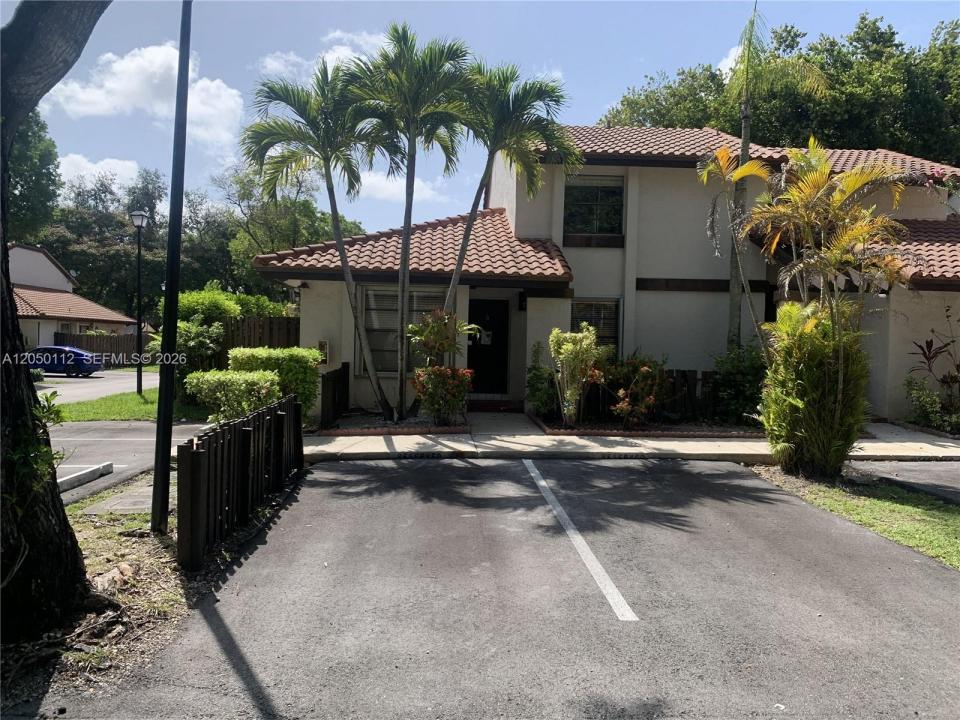 13234 SW 111th Ter 4-1, Miami, Florida 33186, USA