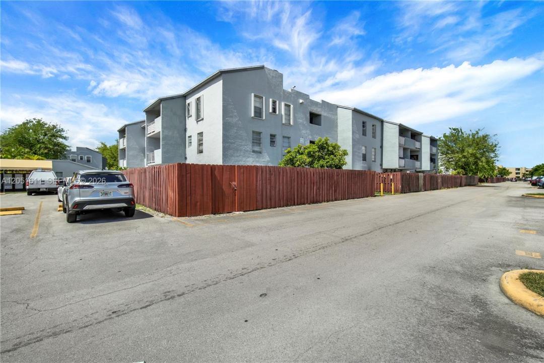 1755 W 60th St D204, Hialeah, 플로리다 33012, 미국