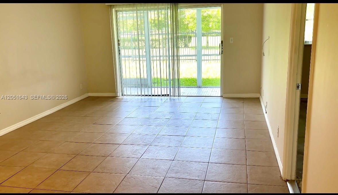 950 Hillcrest Dr 102, Hollywood, Florida 33021, USA