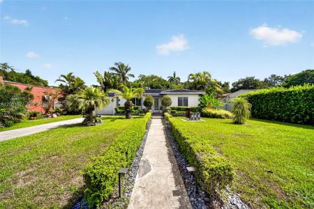 467 NE 129th St, North Miami, Florida 33161, USA
