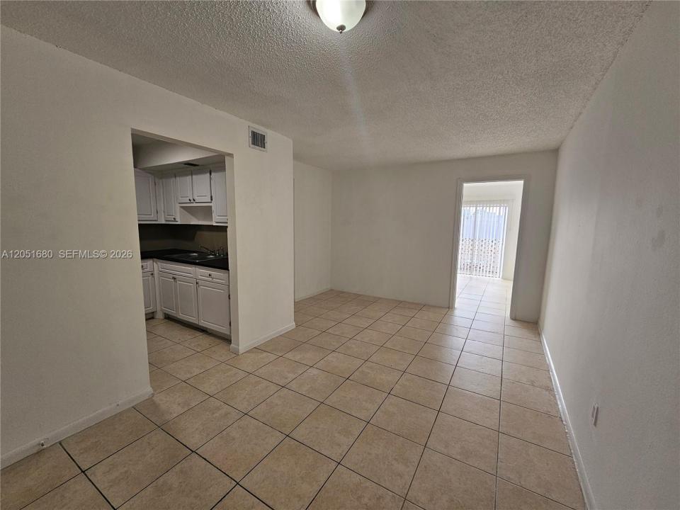 3610 NW 21st St 206, Lauderdale Lakes, Florida 33311, Stati Uniti