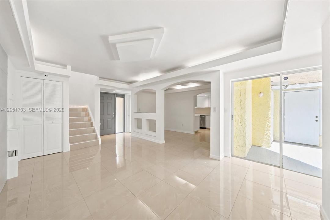9674 Fontainebleau Blvd 28, Miami, Floride 33172, États-Unis