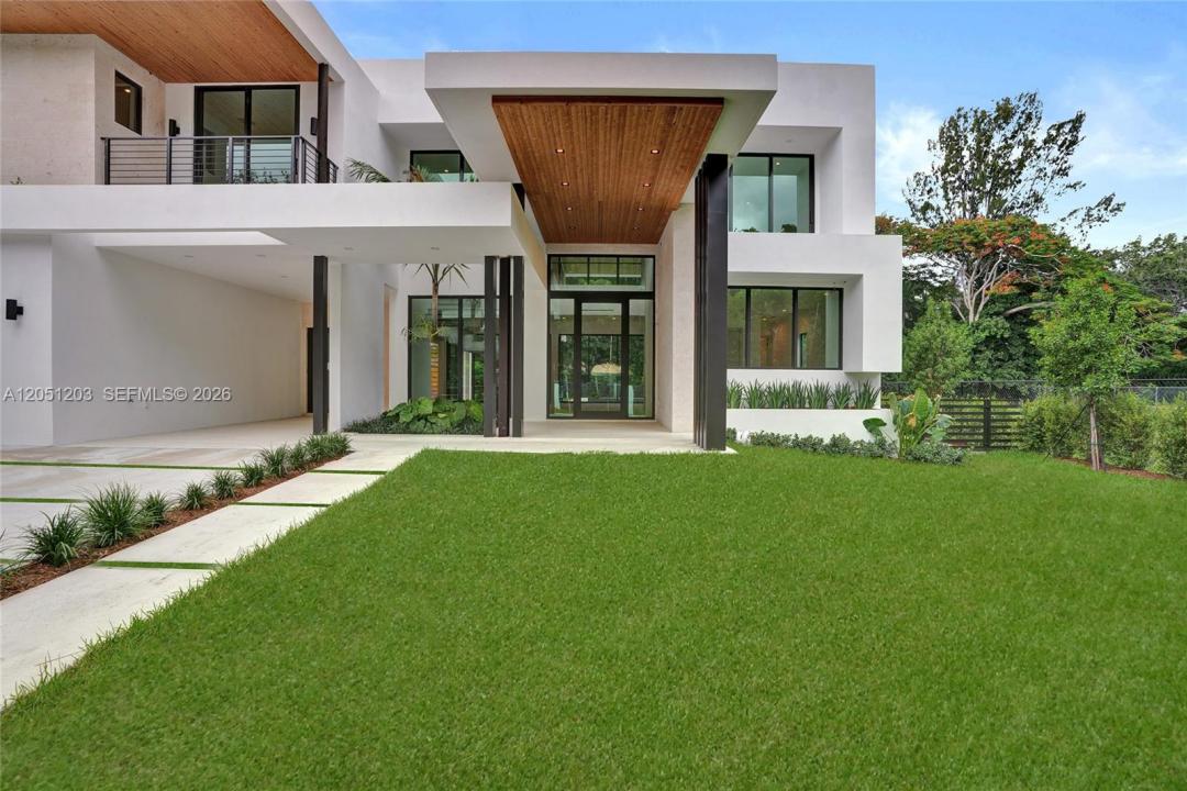 4640 Sunset Dr, Miami, Florida 33143, USA