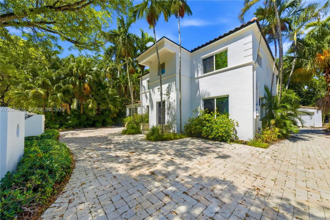 5824 Alton Rd, Miami Beach, Florida 33140, USA