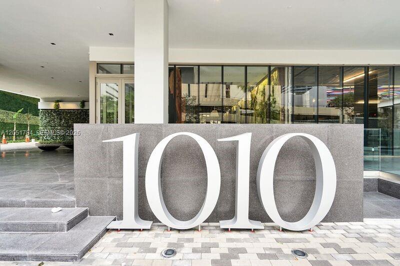 1010 Brickell Ave 1403, Miami, Флорида 33131, Соединенные Штаты