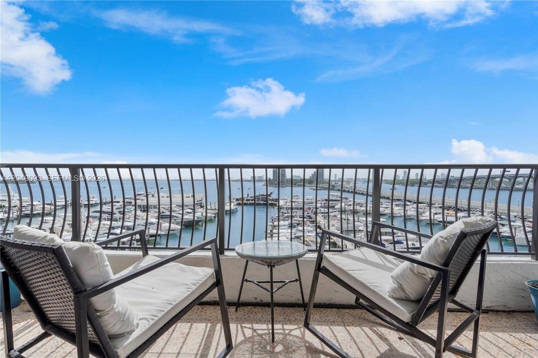 555 NE 15th St 518, Miami, Florida 33132, Stati Uniti