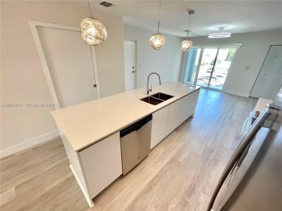 2535 NE 193rd St 3212, Miami, Florida 33180, USA
