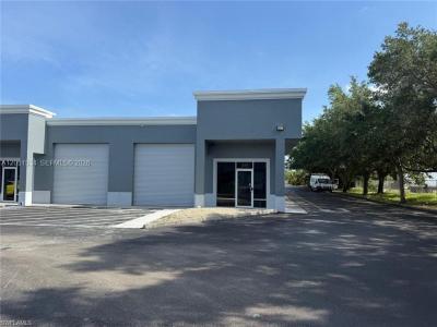 3894 Mannix Dr 220, Naples, Florida 34114, USA