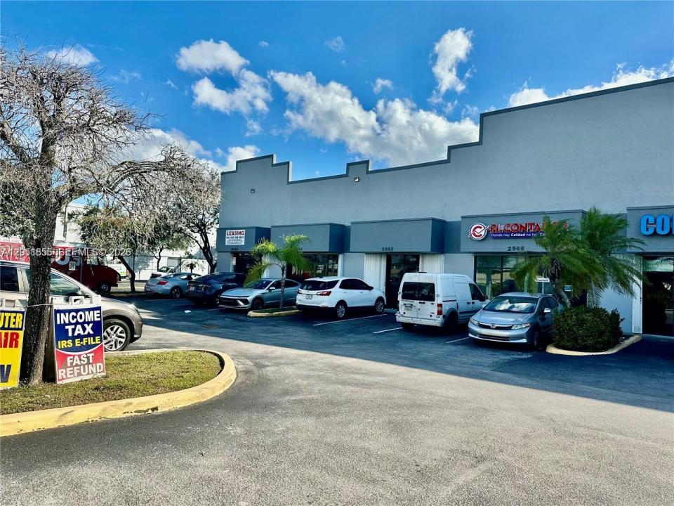 2562 W 84th St 8-A, Hialeah, Floride 33016, États-Unis