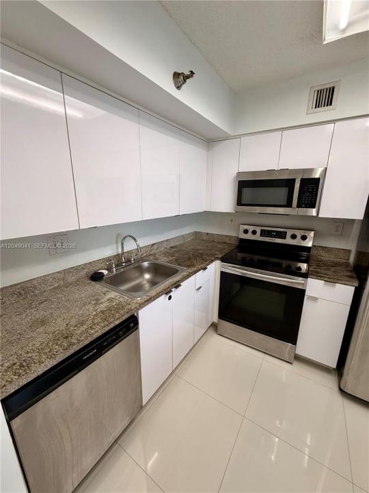 3300 NE 191st St 404, Aventura, Floride 33180, États-Unis