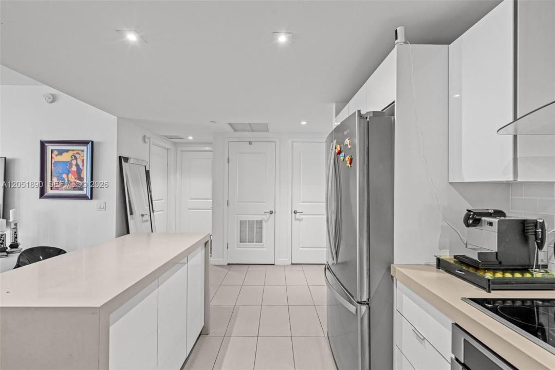 1600 NE 1st Ave 1017, Miami, Florida 33132, USA