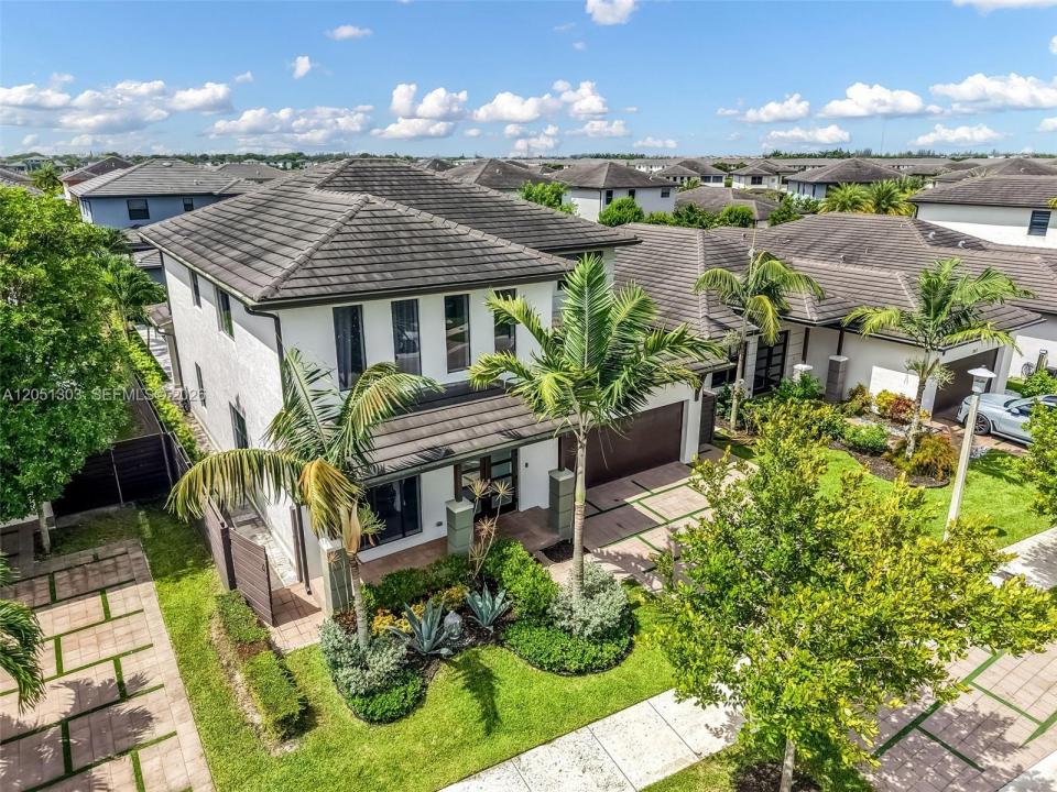 8900 NW 161st Ter, Miami Lakes, Florida 33018, Stati Uniti