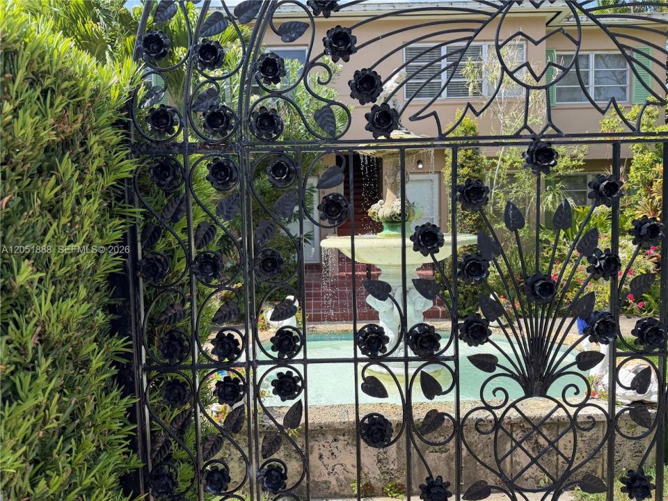 42 Almeria Ave 21, Coral Gables, Floryda 33134, USA
