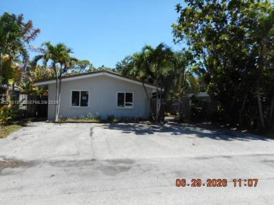 1613 NE 25th St, Wilton Manors, Florida 33305, USA